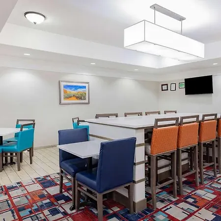La Quinta By Wyndham Gallup 