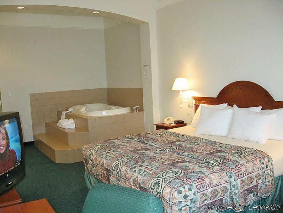 La Quinta By Wyndham Hotel